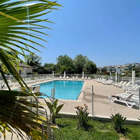 Les Suites De Robinson Aparthotel Mandelieu